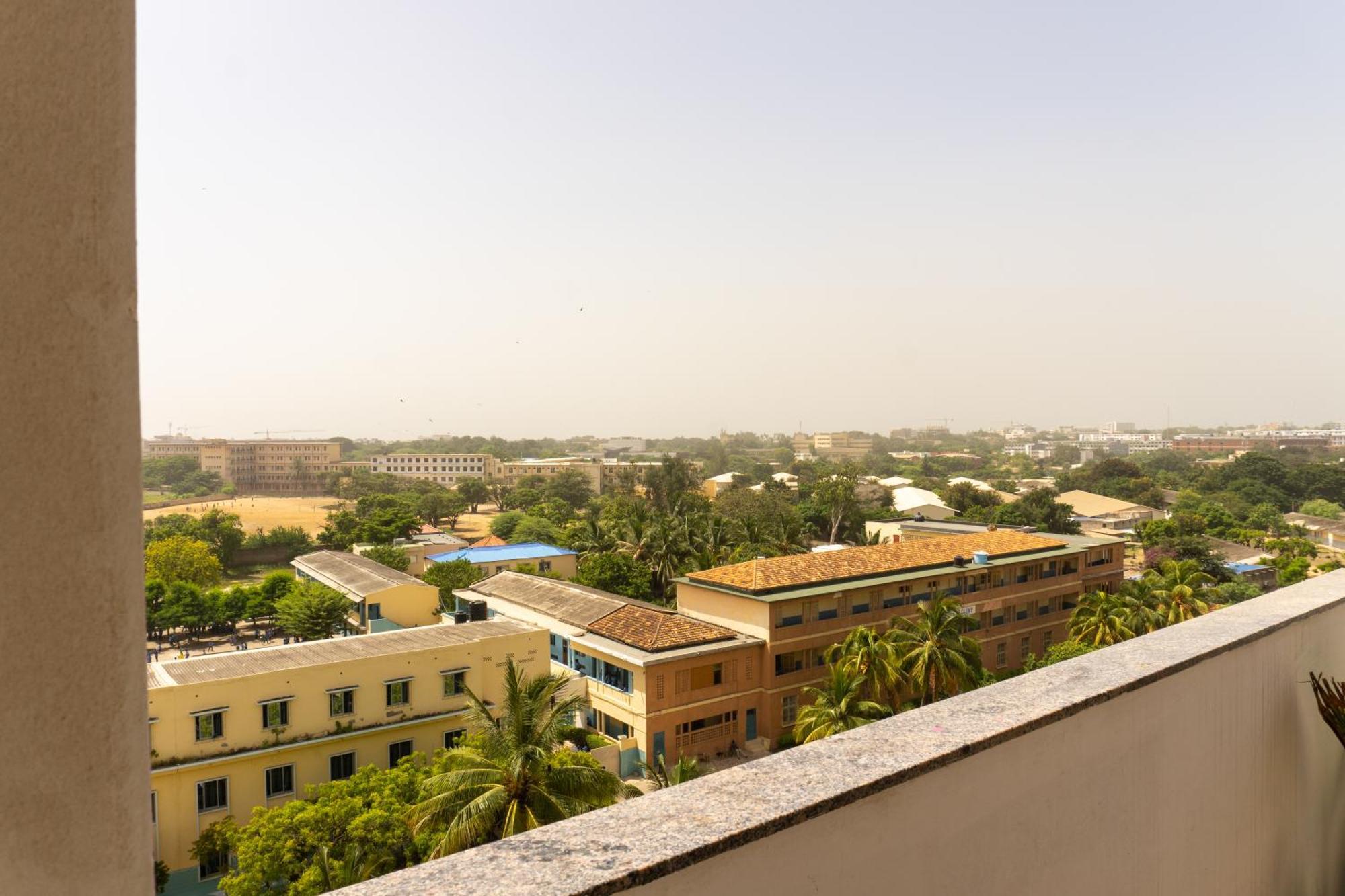 Chambres Meublees Avenue Cheikh Anta Diop Дакар Экстерьер фото