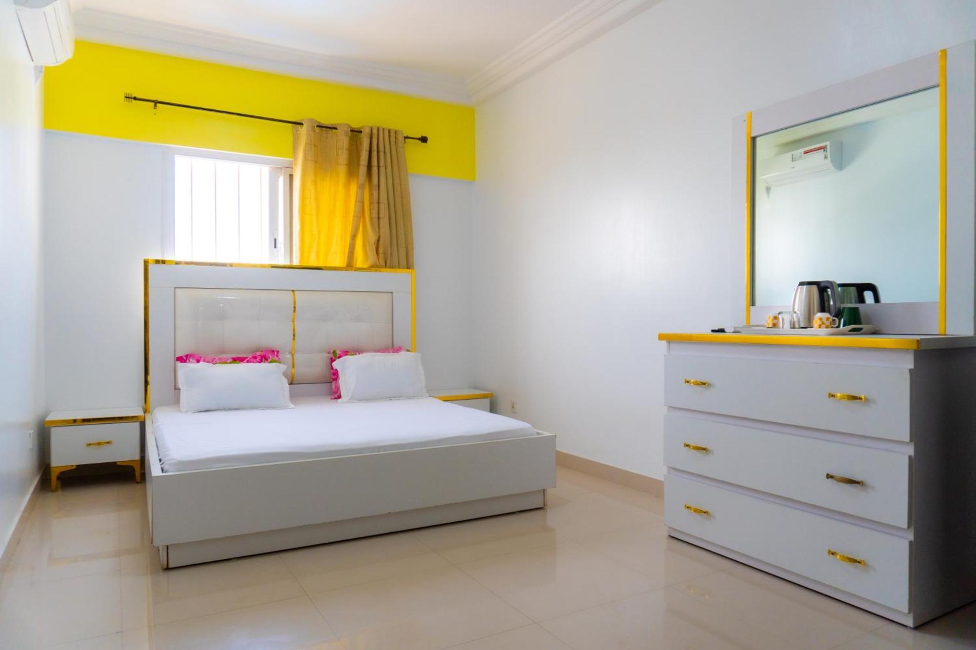 Chambres Meublees Avenue Cheikh Anta Diop Дакар Экстерьер фото